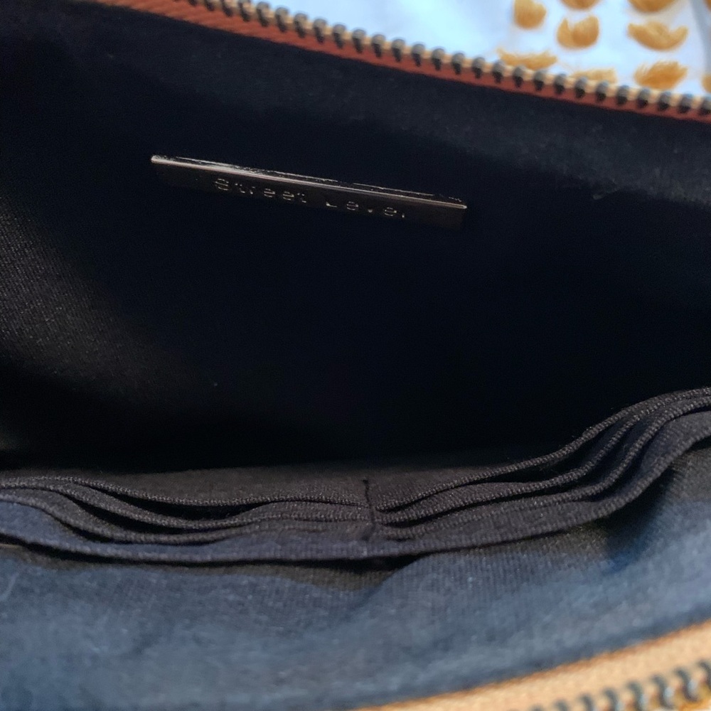 Purse - Picture 4 of 5